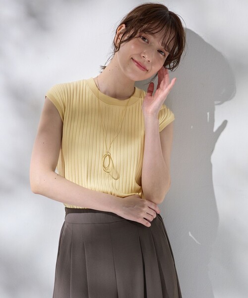ANY(エニィ)の「汗ジミ防止テレコノースリーブプルオーバー(Tシャツ/カットソー・レディース・ライトグレー系/イエロー系/ブラック系/ホワイト系/ダルブルー系・2/3)」の15枚目の写真
