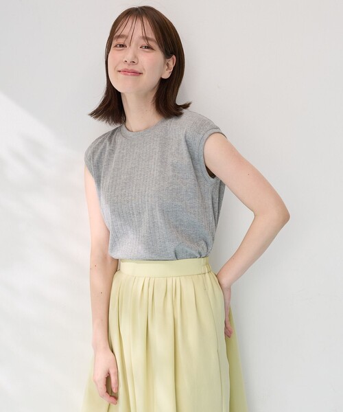 ANY(エニィ)の「汗ジミ防止テレコノースリーブプルオーバー(Tシャツ/カットソー・レディース・ライトグレー系/イエロー系/ブラック系/ホワイト系/ダルブルー系・2/3)」の20枚目の写真