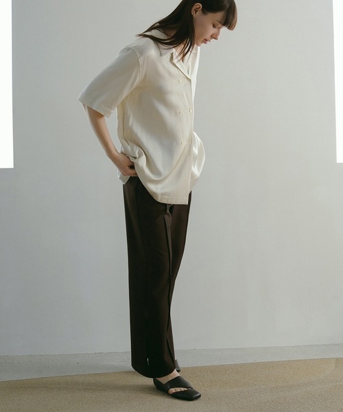MANOF(マノフ)の「SATIN OVER SHIRTS(シャツ/ブラウス・レディース・アイボリー/ブラック/ブルー・FREE)」の11枚目の写真