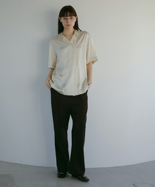 MANOF(マノフ)の「SATIN OVER SHIRTS(シャツ/ブラウス・レディース・アイボリー/ブラック/ブルー・FREE)」の9枚目の写真