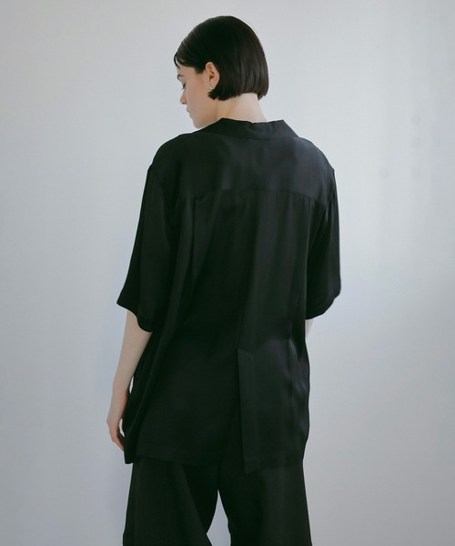 MANOF(マノフ)の「SATIN OVER SHIRTS(シャツ/ブラウス・レディース・アイボリー/ブラック/ブルー・FREE)」の22枚目の写真