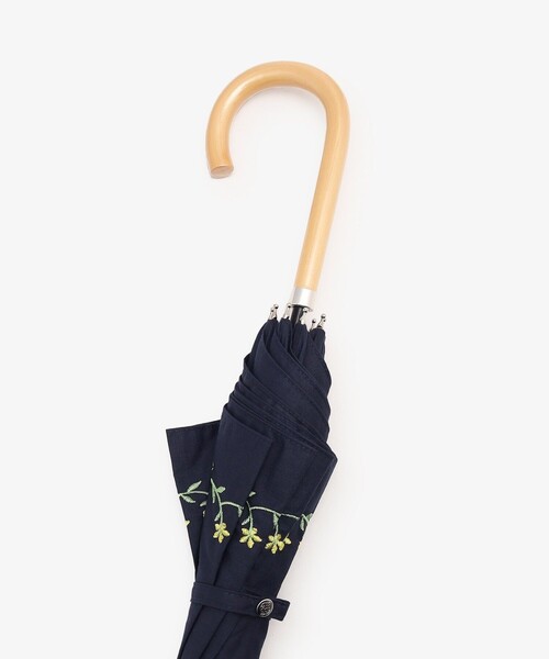 Afternoon Tea（アフタヌーンティー）の「小花刺繍晴雨兼用長傘 日傘（長傘・レディース・ブラック/ネイビー・ONE SIZE）」の6枚目の写真