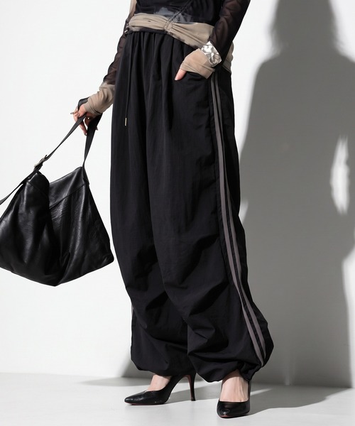 antiqua(アンティカ)の「配色 ダブルライン ワイドパンツ(その他パンツ・レディース・カーキ/ブラック・ONESIZE)」の7枚目の写真
