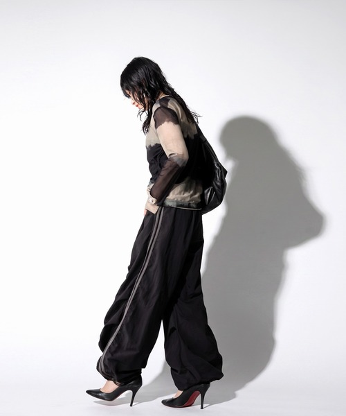 antiqua(アンティカ)の「配色 ダブルライン ワイドパンツ(その他パンツ・レディース・カーキ/ブラック・ONESIZE)」の8枚目の写真