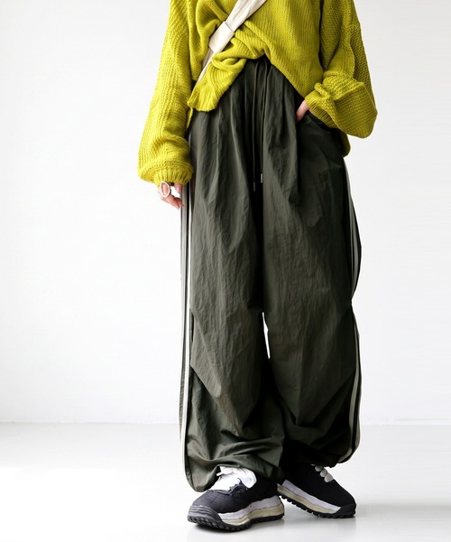 antiqua(アンティカ)の「配色 ダブルライン ワイドパンツ(その他パンツ・レディース・カーキ/ブラック・ONESIZE)」の12枚目の写真
