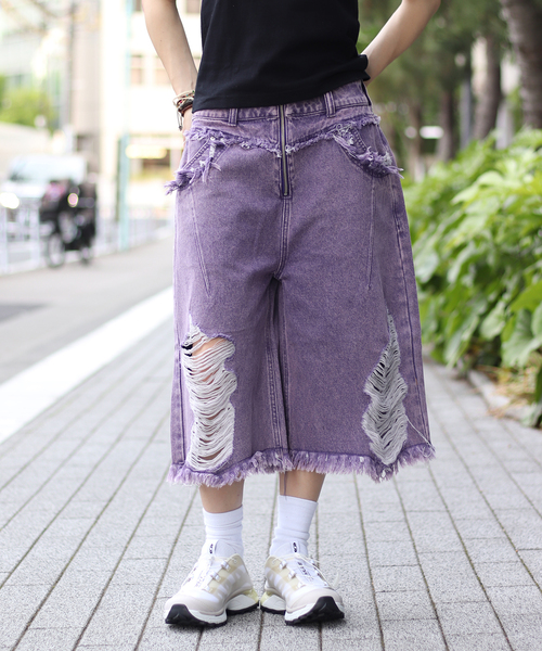 anna sui nyc(アナ スイ エヌ ワイ シー)の「ANNA SUI NYC/オーバーダメージデニムバミューダパンツ(その他パンツ・レディース・イエロー/パープル・MEDIUM/SMALL)」の1枚目の写真