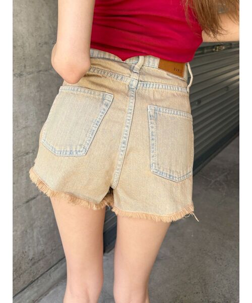 EVRIS（エヴリス）の「ハイダメージデニムショートパンツ（デニムパンツ・レディース・ライトブルー/インディゴブルー・SMALL/MEDIUM）」の13枚目の写真