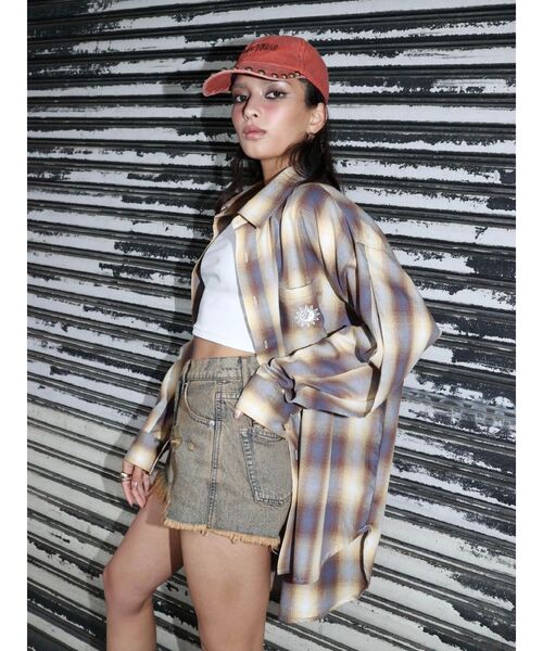 EVRIS（エヴリス）の「ハイダメージデニムショートパンツ（デニムパンツ・レディース・ライトブルー/インディゴブルー・SMALL/MEDIUM）」の18枚目の写真