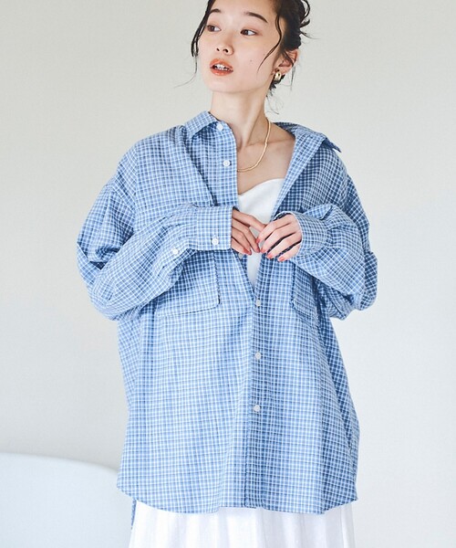 PENNEYS(ぺニーズ)の「PENNEYS(ぺニーズ)別注 シアーチェックシャツ(シャツ/ブラウス・レディース・オフホワイト/ライトブルー/ネイビー・FREE)」の3枚目の写真