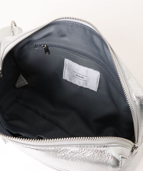 Beau're（ヴュレ）の「BEAURE Box Body Bag（ボディバッグ/ウエストポーチ・レディース・ブラック/シルバー/モカ・FREE）」の6枚目の写真