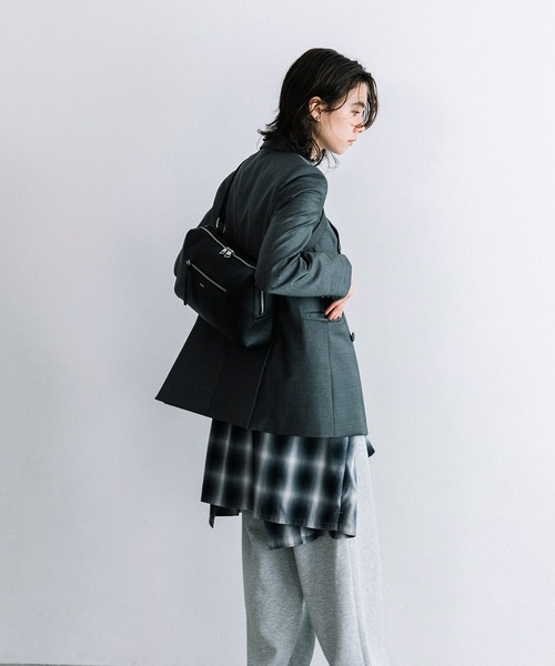 Beau're（ヴュレ）の「BEAURE Box Body Bag（ボディバッグ/ウエストポーチ・レディース・ブラック/シルバー/モカ・FREE）」の13枚目の写真