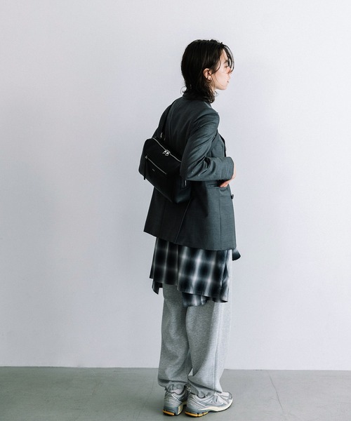 Beau're（ヴュレ）の「BEAURE Box Body Bag（ボディバッグ/ウエストポーチ・レディース・ブラック/シルバー/モカ・FREE）」の14枚目の写真