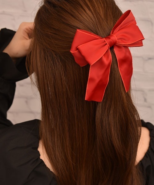 VIBGYOR Women(ヴィブジョー ウィメン)の「【float】サテン リボン デザイン バレッタ【6色展開】(バレッタ/ヘアクリップ・レディース・ブラック/ベビーピンク/ベージュ/レッド/モスグリーン/マスタード・FREE)」の6枚目の写真