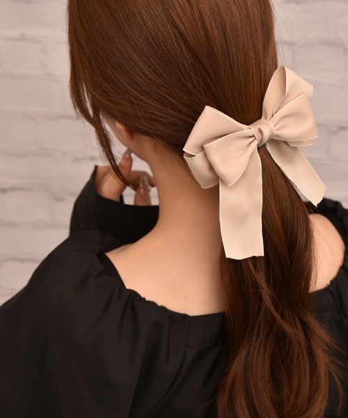 VIBGYOR Women(ヴィブジョー ウィメン)の「【float】サテン リボン デザイン バレッタ【6色展開】(バレッタ/ヘアクリップ・レディース・ブラック/ベビーピンク/ベージュ/レッド/モスグリーン/マスタード・FREE)」の14枚目の写真