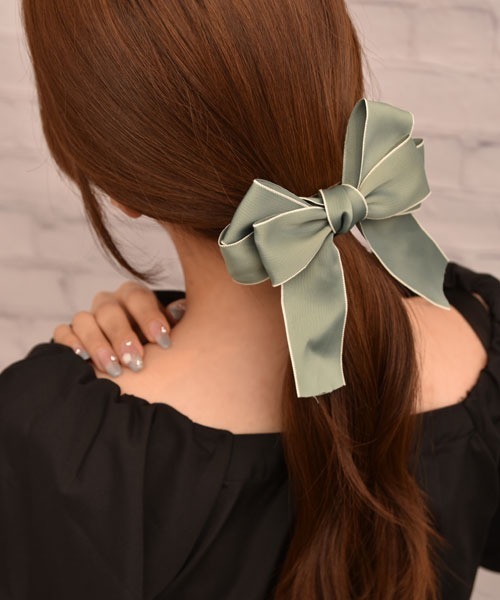 VIBGYOR Women(ヴィブジョー ウィメン)の「【float】サテン リボン デザイン バレッタ【6色展開】(バレッタ/ヘアクリップ・レディース・ブラック/ベビーピンク/ベージュ/レッド/モスグリーン/マスタード・FREE)」の18枚目の写真