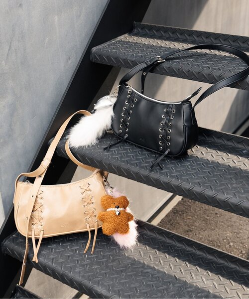 algy(アルジー)の「レースアップショルダーバッグ(ショルダーバッグ・キッズ・ブラック/オフホワイト/ベージュ/ピンク・FREE)」の9枚目の写真