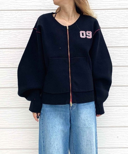 Q（キュー）の「フェルト刺繍ニットブルゾン（ブルゾン・レディース・ホワイト/ブラック・MEDIUM）」の3枚目の写真