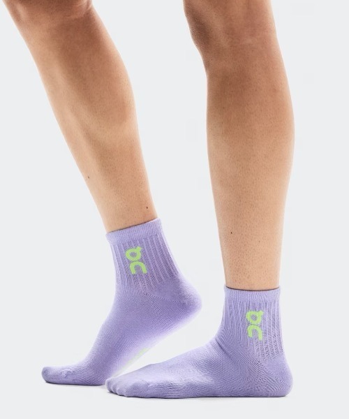 On(オン)の「On/オン Logo Sock Mid 3P(ソックス/靴下・メンズ・ホワイト/その他24/グレー/ブラック・M/S)」の4枚目の写真