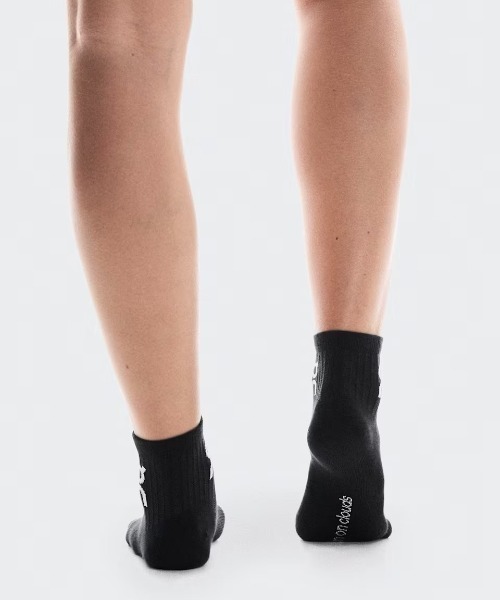 On(オン)の「On/オン Logo Sock Mid 3P(ソックス/靴下・メンズ・ホワイト/その他24/グレー/ブラック・M/S)」の13枚目の写真