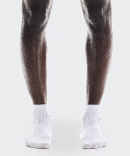 On(オン)の「On/オン Logo Sock Mid 3P(ソックス/靴下・メンズ・ホワイト/その他24/グレー/ブラック・M/S)」の9枚目の写真