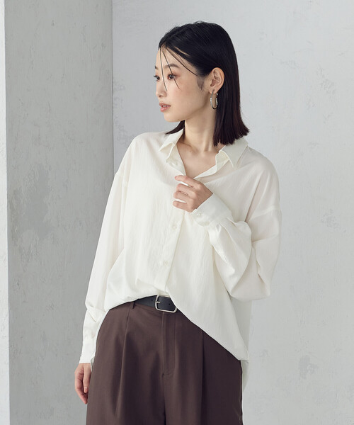 COMME CA ISM(コムサイズム)の「ニュアンス ロングシャツ(シャツ/ブラウス・レディース・ダークブラウン/ホワイト・LARGE/MEDIUM)」の8枚目の写真