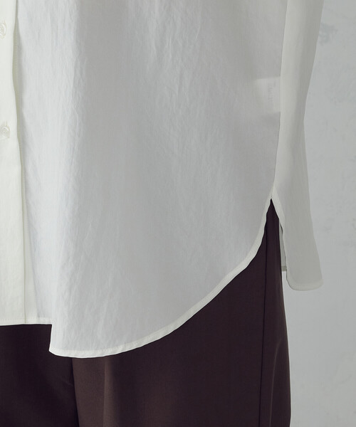 COMME CA ISM(コムサイズム)の「ニュアンス ロングシャツ(シャツ/ブラウス・レディース・ダークブラウン/ホワイト・LARGE/MEDIUM)」の21枚目の写真