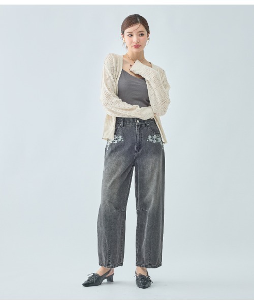 PEACH JOHN（ピーチジョン）の「バレルレッグデニムパンツ（その他パンツ・レディース・ブルー/ブラック・SMALL/MEDIUM）」の4枚目の写真