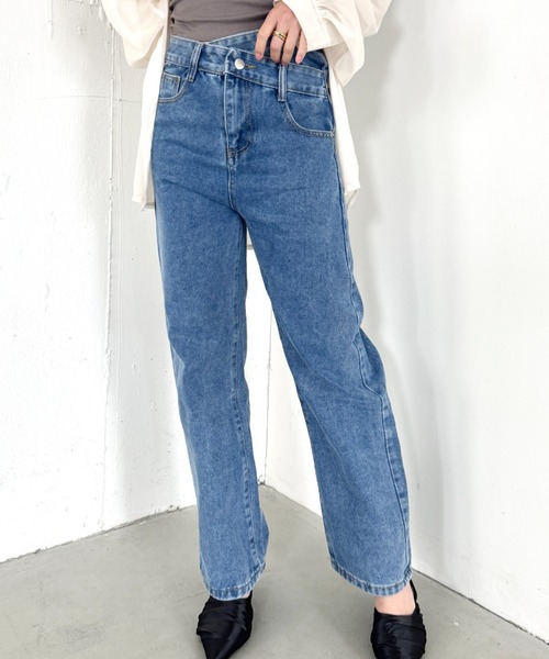 LOVALOT（ラバロット）の「フェイクレイヤードハイウエストデニムパンツ（デニムパンツ・レディース・ブルー/ライトブルー/ブラック/ダークブルー・M/L）」の3枚目の写真