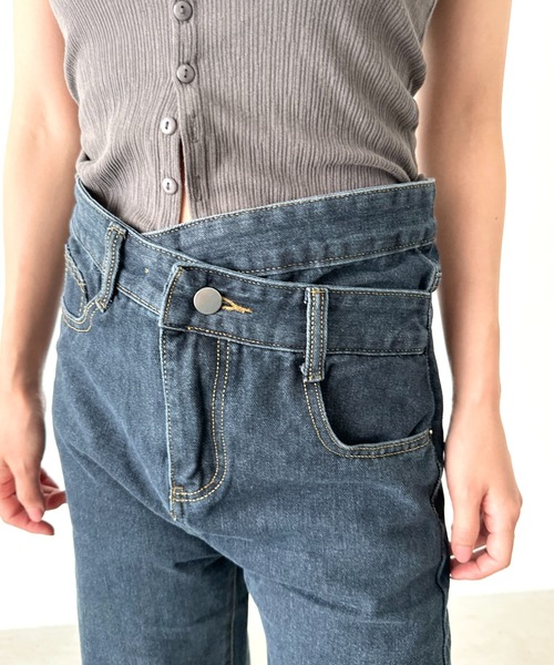LOVALOT（ラバロット）の「フェイクレイヤードハイウエストデニムパンツ（デニムパンツ・レディース・ブルー/ライトブルー/ブラック/ダークブルー・M/L）」の15枚目の写真