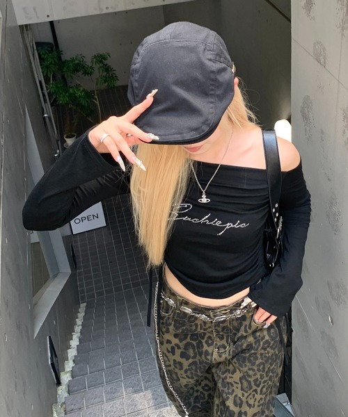 lilful（リルフル）の「サイドシャーリングラインストーンオフショルロゴロンT（Tシャツ/カットソー・レディース・ブラック・M/S）」の16枚目の写真