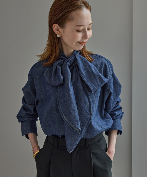 スローブイエナ　フェザーデニムビッグボウタイシャツ フェザーデニムビッグボウタイシャツ（シャツ/ブラウス）｜SLOBE IENA