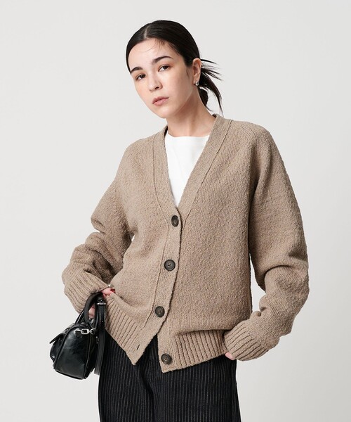 BEAUTY&YOUTH UNITED ARROWS(ビューティーアンドユースユナイテッドアローズ)の「ポリエステルコットンシルク Vネックカーディガン ウォッシャブル(カーディガン/ボレロ・レディース・ダークグレー/ベージュ・FREE)」の2枚目の写真