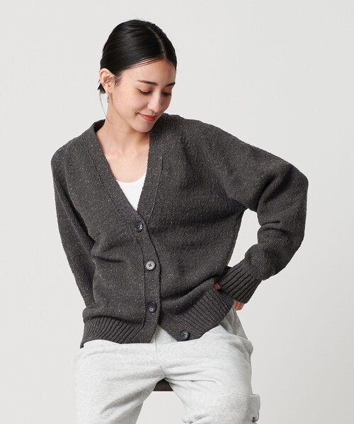 BEAUTY&YOUTH UNITED ARROWS(ビューティーアンドユースユナイテッドアローズ)の「ポリエステルコットンシルク Vネックカーディガン ウォッシャブル(カーディガン/ボレロ・レディース・ダークグレー/ベージュ・FREE)」の1枚目の写真