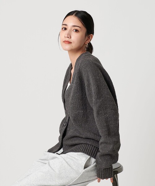 BEAUTY&YOUTH UNITED ARROWS(ビューティーアンドユースユナイテッドアローズ)の「ポリエステルコットンシルク Vネックカーディガン ウォッシャブル(カーディガン/ボレロ・レディース・ダークグレー/ベージュ・FREE)」の5枚目の写真