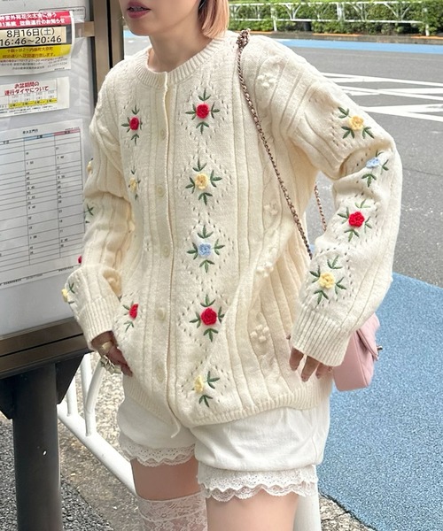 Alley Tokyo(アリートーキョー)の「古着っぽな花BIGカーデ(カーディガン/ボレロ・レディース・オフホワイト/レッド・FREE)」の22枚目の写真