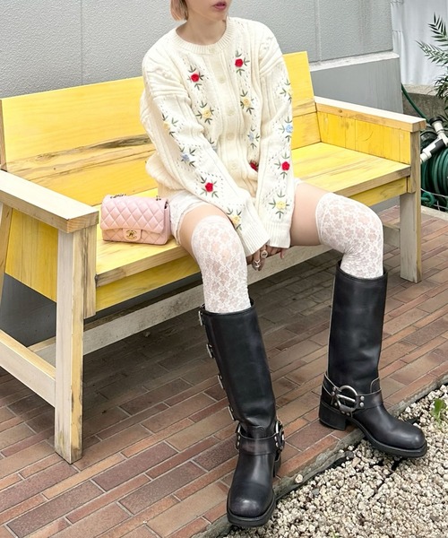 Alley Tokyo(アリートーキョー)の「古着っぽな花BIGカーデ(カーディガン/ボレロ・レディース・オフホワイト/レッド・FREE)」の5枚目の写真