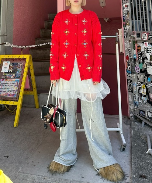 Alley Tokyo(アリートーキョー)の「古着っぽな花BIGカーデ(カーディガン/ボレロ・レディース・オフホワイト/レッド・FREE)」の20枚目の写真