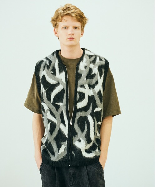 TOWNCRAFT（タウンクラフト）の「TOWNCRAFT / タウンクラフト SHAGGY PATTERN ZIP VEST シャギーニット ジップアップベスト（ベスト・メンズ・ブラック/その他1/レオパード・MEDIUM/X-SMALL/LARGE）」の4枚目の写真