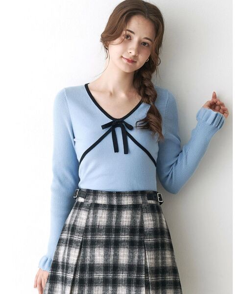 CALNAMUR（カルナムール）の「バイカラーリボンニット（ニット/セーター・レディース・ブラック/ライトブルー/グレー・FREE）」の3枚目の写真