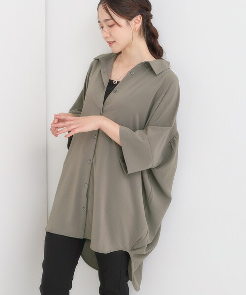 SHOO・LA・RUE（シューラルー）の「【S-LL/体型カバー】気になる部分を隠したい大人のバックギャザーチュニック（チュニック・レディース・ネイビー/オレンジ/ダークブラウン・04/03/02/01）」の2枚目の写真