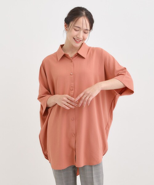 SHOO・LA・RUE（シューラルー）の「【S-LL/体型カバー】気になる部分を隠したい大人のバックギャザーチュニック（チュニック・レディース・ネイビー/オレンジ/ダークブラウン・04/03/02/01）」の4枚目の写真