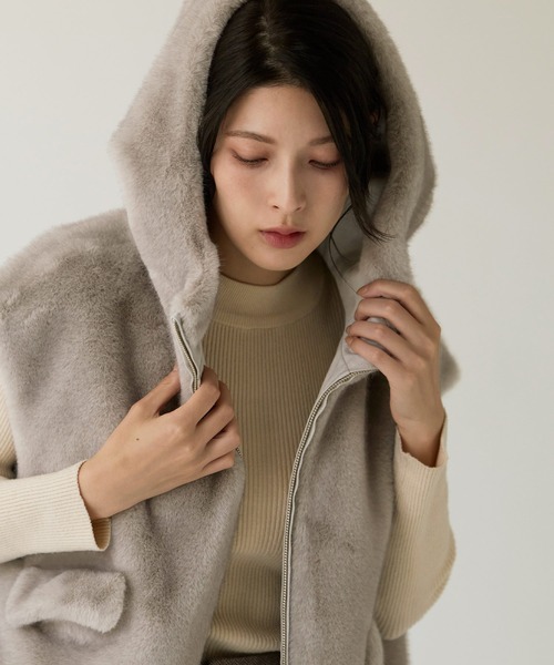 Filomo（フィローモ）の「[Filomo] ミンク調 フェイクファー ベスト フード付き（その他アウター・レディース・グレー/ブラック/ベージュ・FREE）」の17枚目の写真