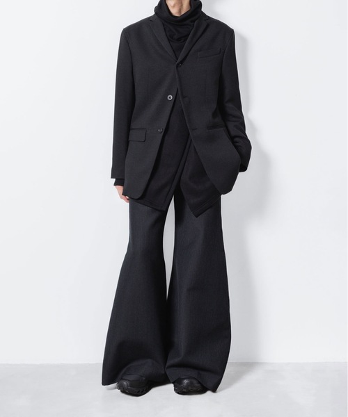 ato(アトウ)の「RECYCLE POLYESTER/WOOL WIDE FLAIR PANTS(その他パンツ・メンズ・ブラック/グレイッシュベージュ・46/44/48)」の8枚目の写真
