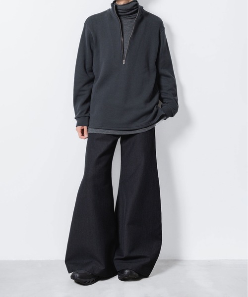 ato(アトウ)の「RECYCLE POLYESTER/WOOL WIDE FLAIR PANTS(その他パンツ・メンズ・ブラック/グレイッシュベージュ・46/44/48)」の9枚目の写真