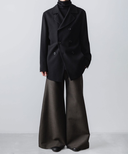 ato(アトウ)の「RECYCLE POLYESTER/WOOL WIDE FLAIR PANTS(その他パンツ・メンズ・ブラック/グレイッシュベージュ・46/44/48)」の12枚目の写真