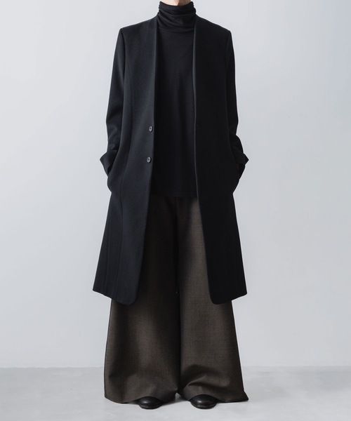 ato(アトウ)の「RECYCLE POLYESTER/WOOL WIDE FLAIR PANTS(その他パンツ・メンズ・ブラック/グレイッシュベージュ・46/44/48)」の11枚目の写真
