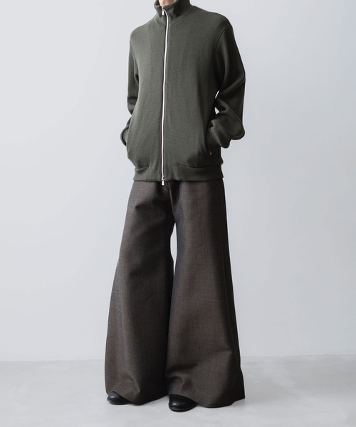 ato（アトウ）の「RECYCLE POLYESTER/WOOL WIDE FLAIR PANTS（その他パンツ・メンズ・ブラック/グレイッシュベージュ・46/44/48）」の10枚目の写真