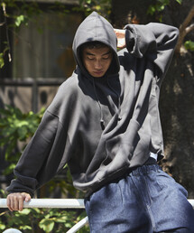 CHOW DOWN（チャウダウン）の「限定展開 CHOW DOWN/チャウダウン スーパーワイドシルエット ワンポイント刺繍 プルオーバー パーカー（パーカー）」