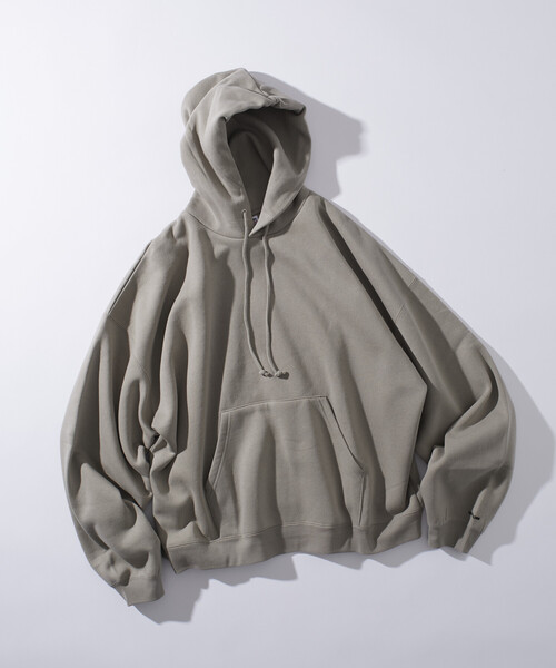 FREAK'S STORE(フリークスストア)の「限定展開 CHOW DOWN/チャウダウン スーパーワイドシルエット ワンポイント刺繍 プルオーバー パーカー(パーカー・メンズ・アッシュグレー/ネイビー/スミクロ/グレイッシュベージュ・SMALL/MEDIUM/LARGE)」の3枚目の写真
