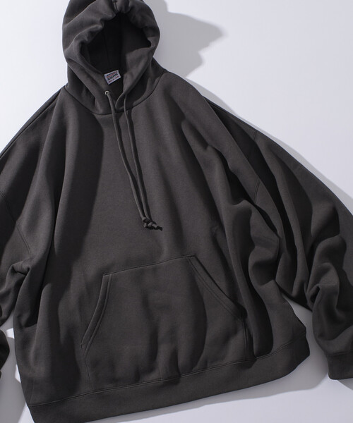FREAK'S STORE(フリークスストア)の「限定展開 CHOW DOWN/チャウダウン スーパーワイドシルエット ワンポイント刺繍 プルオーバー パーカー(パーカー・メンズ・アッシュグレー/ネイビー/スミクロ/グレイッシュベージュ・SMALL/MEDIUM/LARGE)」の14枚目の写真